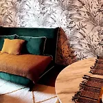 Cosy 1 Bedroom Apartment In Paris